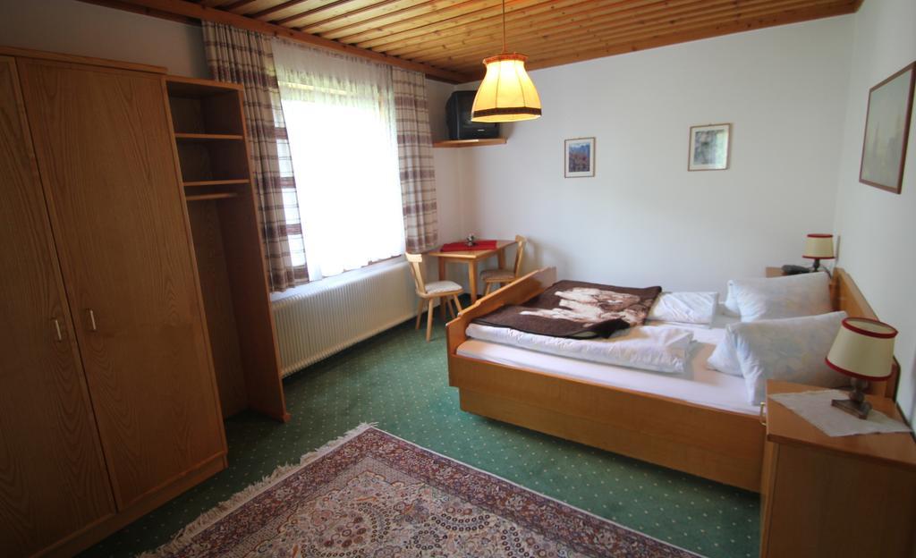 Pension Hubertushof Beim Roemerbad Bad Kleinkirchheim Δωμάτιο φωτογραφία