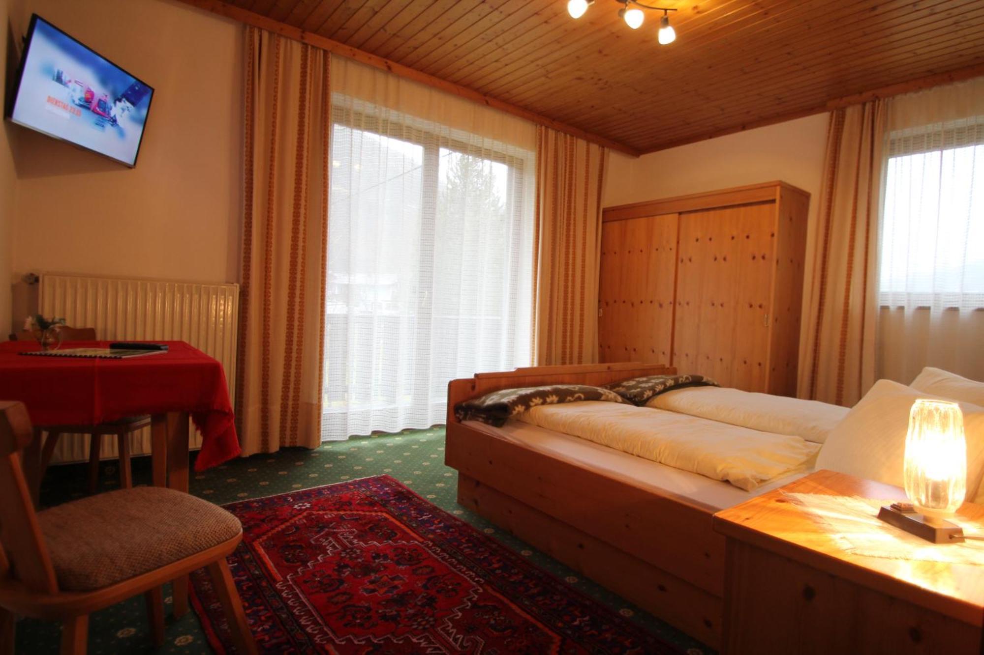 Pension Hubertushof Beim Roemerbad Bad Kleinkirchheim Εξωτερικό φωτογραφία